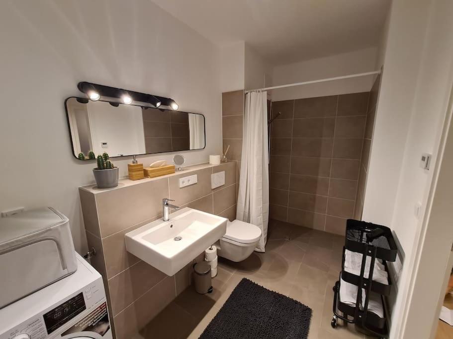Neu, Zentral, Schoen, Bergblick, Suedterrasse Freilassing Eksteriør billede